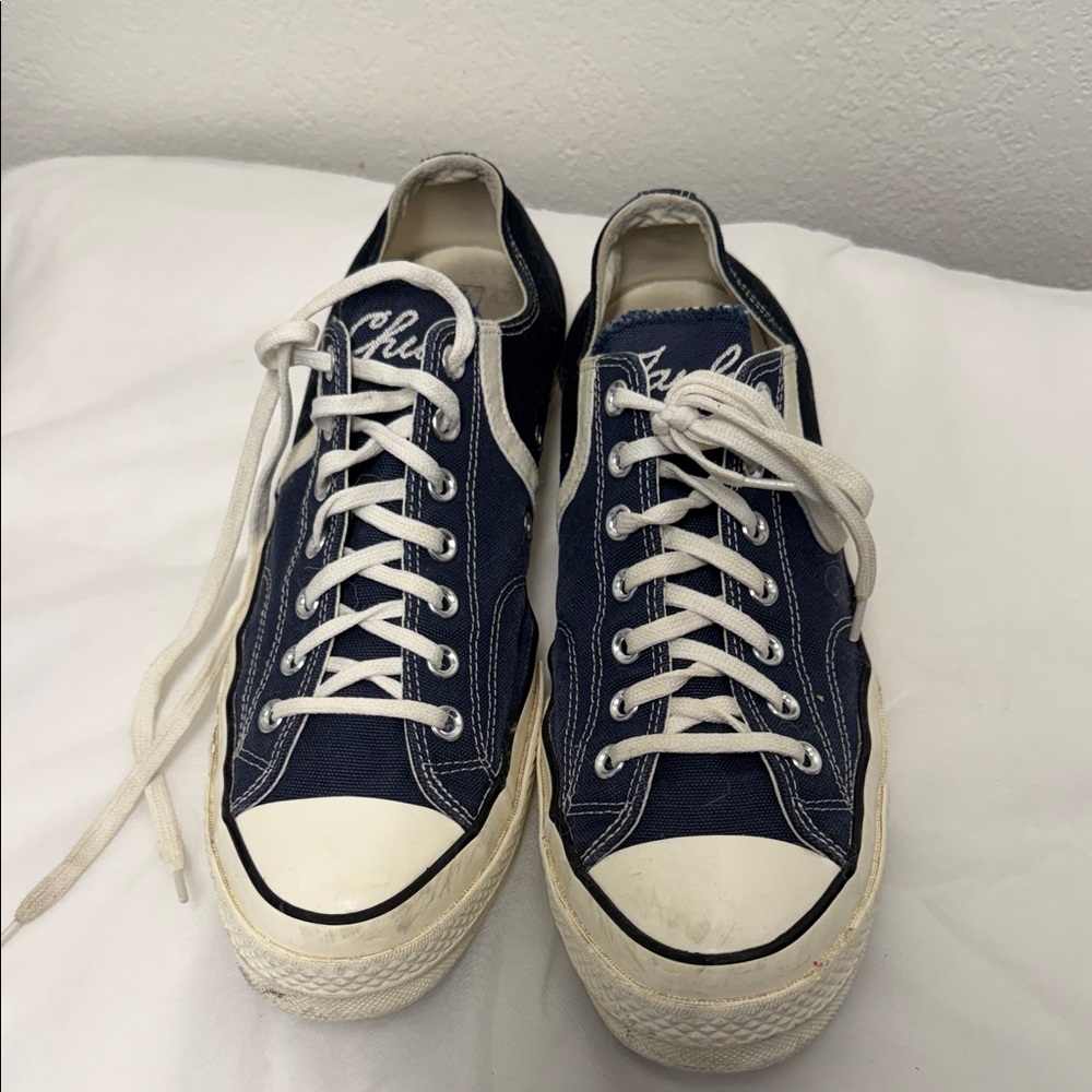 Converse chuck Taylor black Navy Canvas Low-Top Sneakers with White Accents